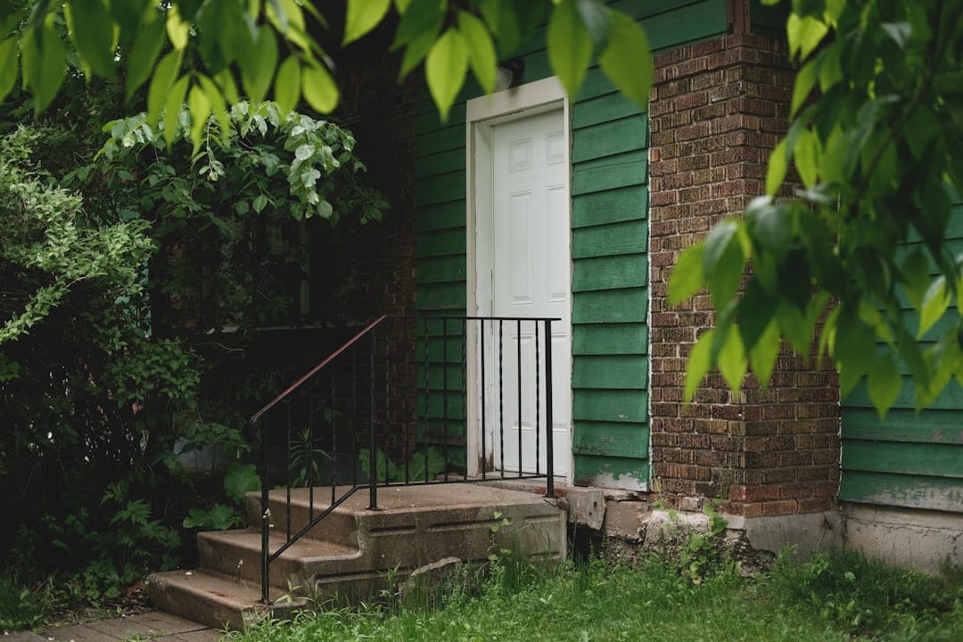 cleaning a monroeville home before an open house