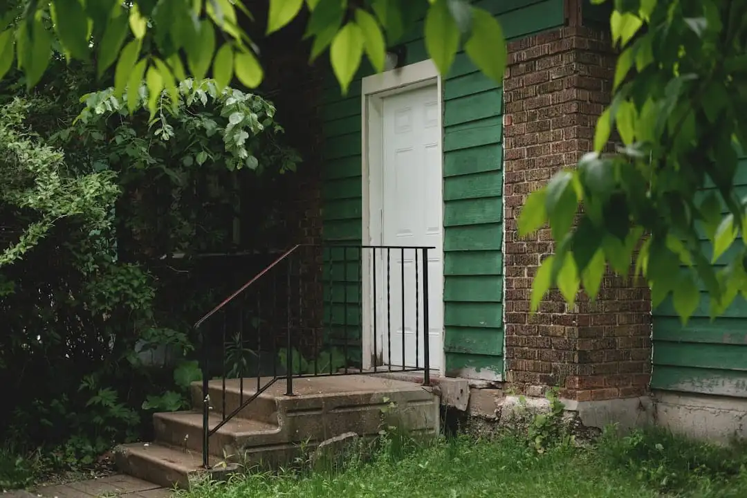 cleaning a monroeville home before an open house